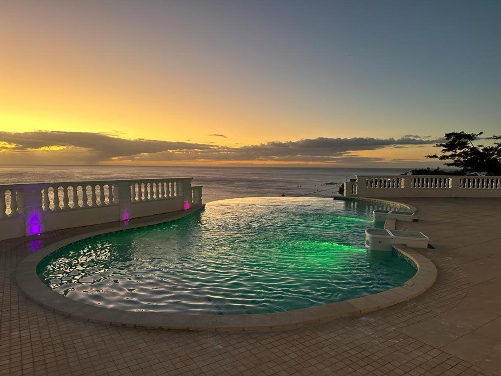 Eldorado Guesthouse & Car Rental Roseau Dış mekan fotoğraf