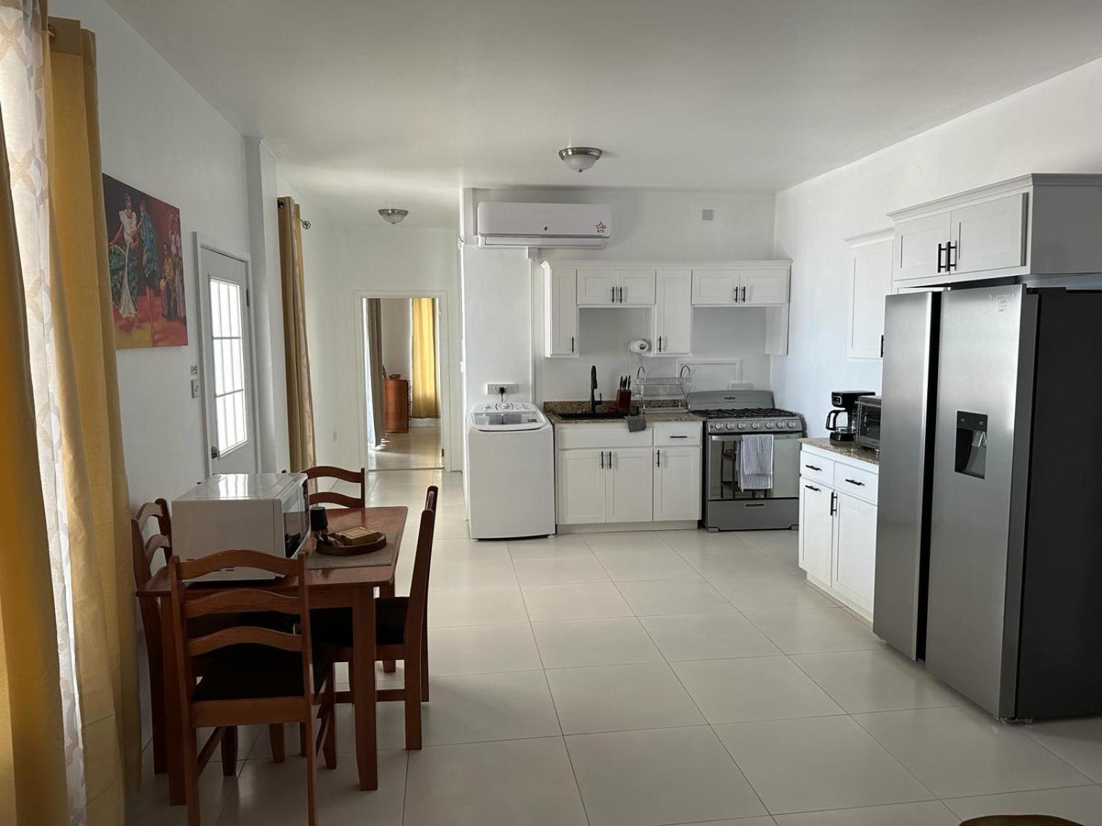 Eldorado Guesthouse & Car Rental Roseau Oda fotoğraf