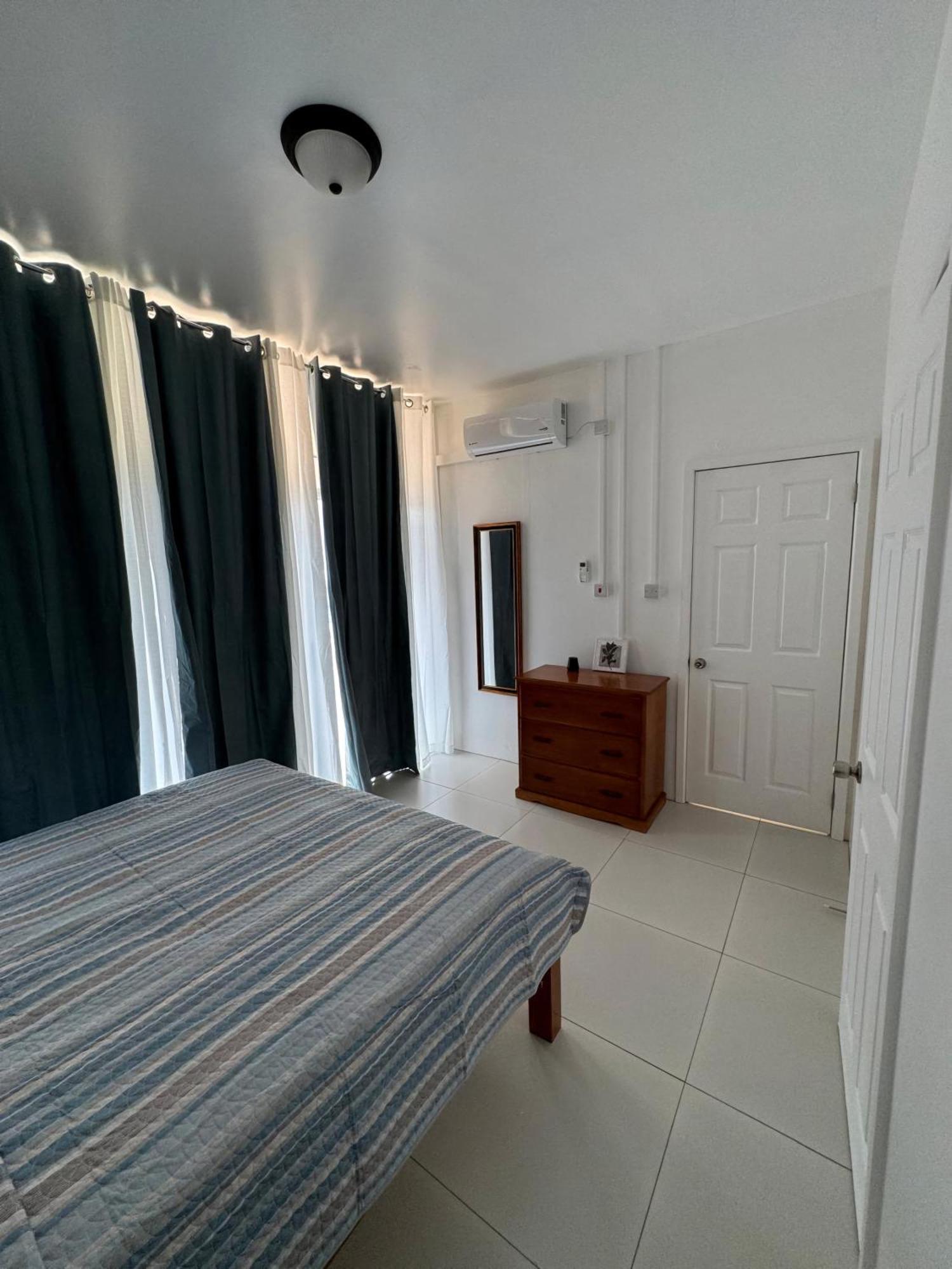 Eldorado Guesthouse & Car Rental Roseau Oda fotoğraf