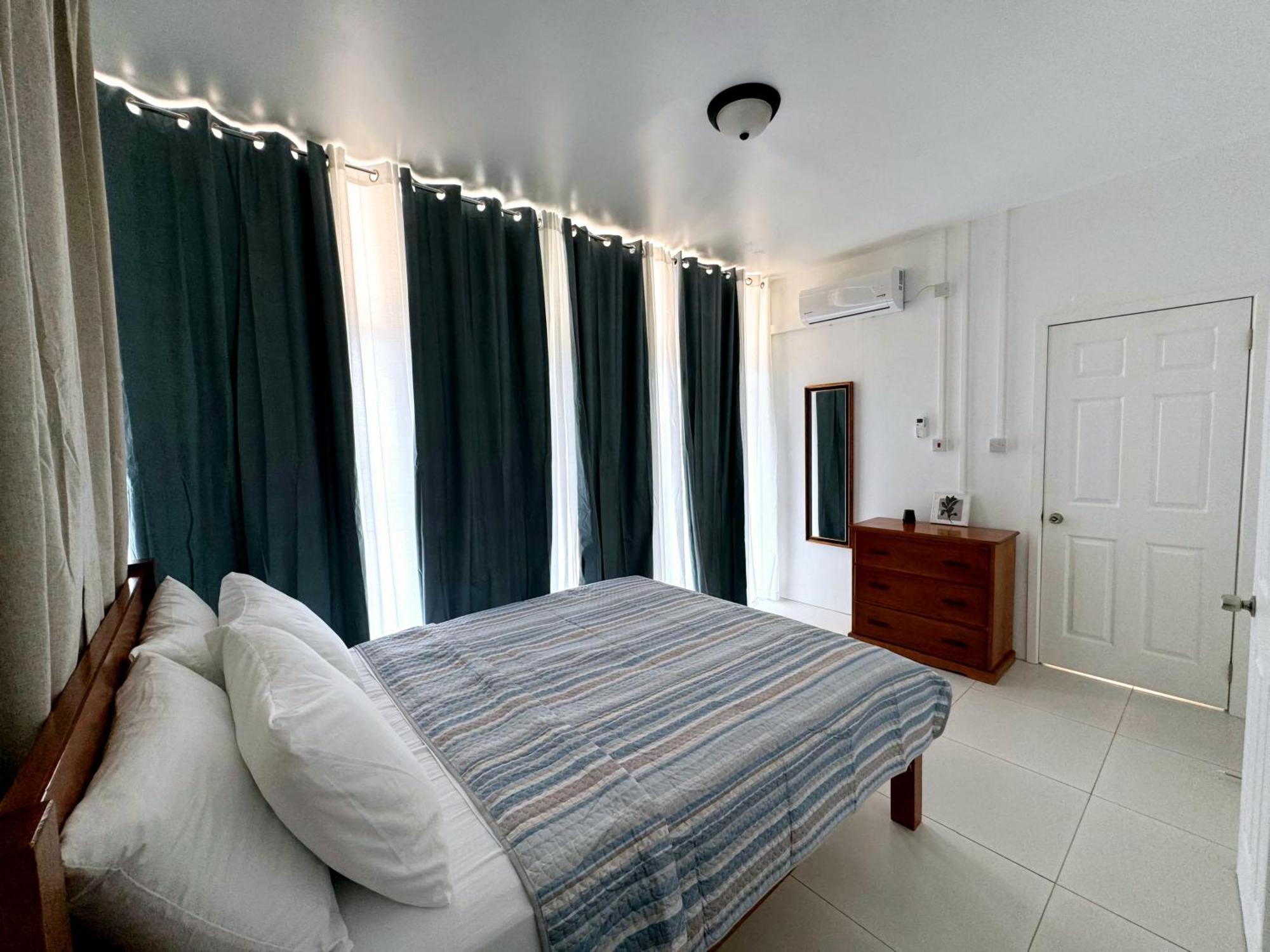 Eldorado Guesthouse & Car Rental Roseau Oda fotoğraf