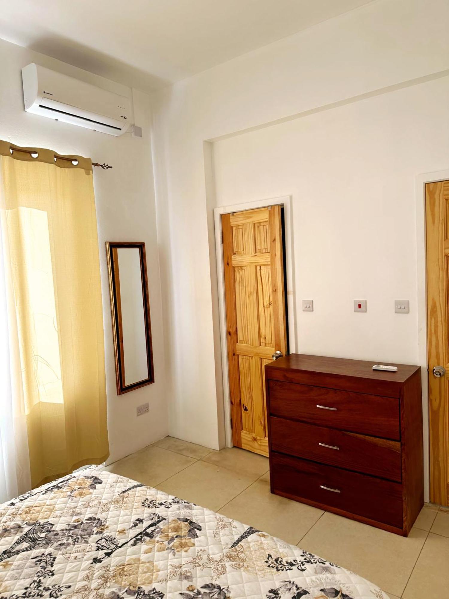 Eldorado Guesthouse & Car Rental Roseau Oda fotoğraf